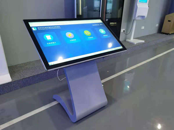 觸摸一體機三種類型：電容觸摸、電阻觸摸、紅外線觸摸